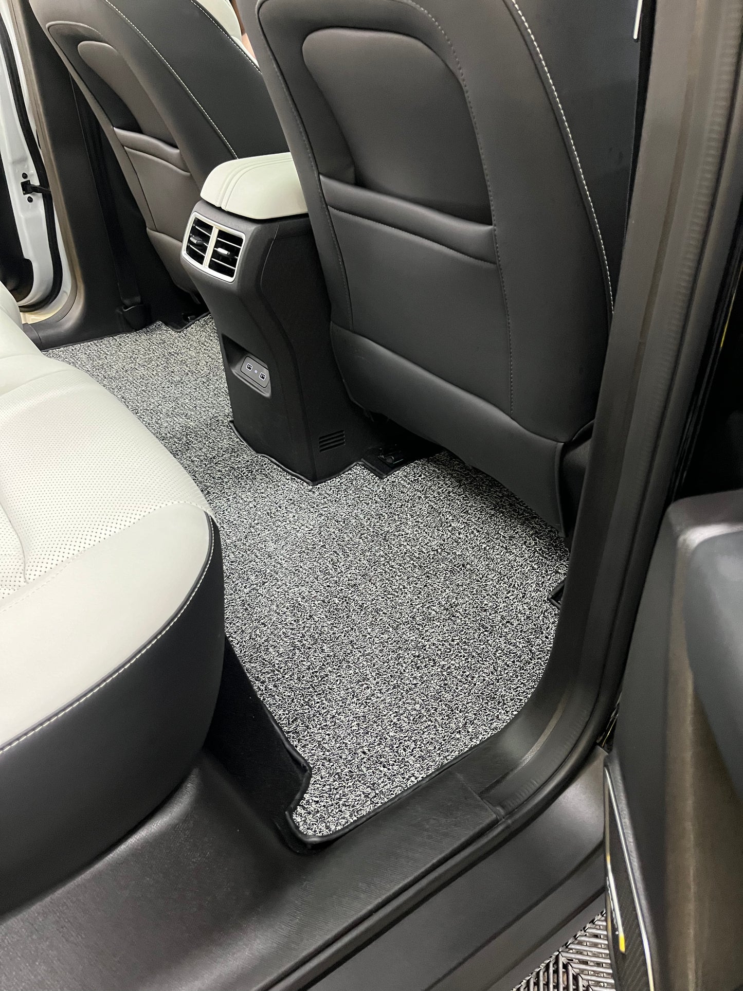 COIL MAT FLOOR MAT (2)ROWS (GREY) AIQAR EQ7 EV-5