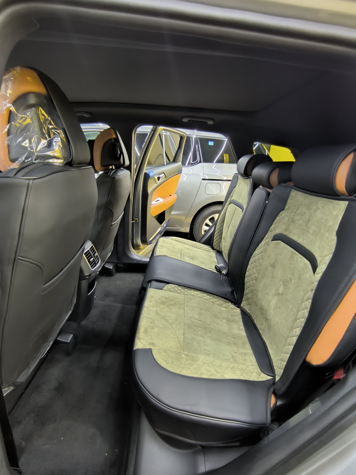RAYMAX LUXURY SEAT COVER (H-QD21-06) (1) SET (BLACK + GREEN)