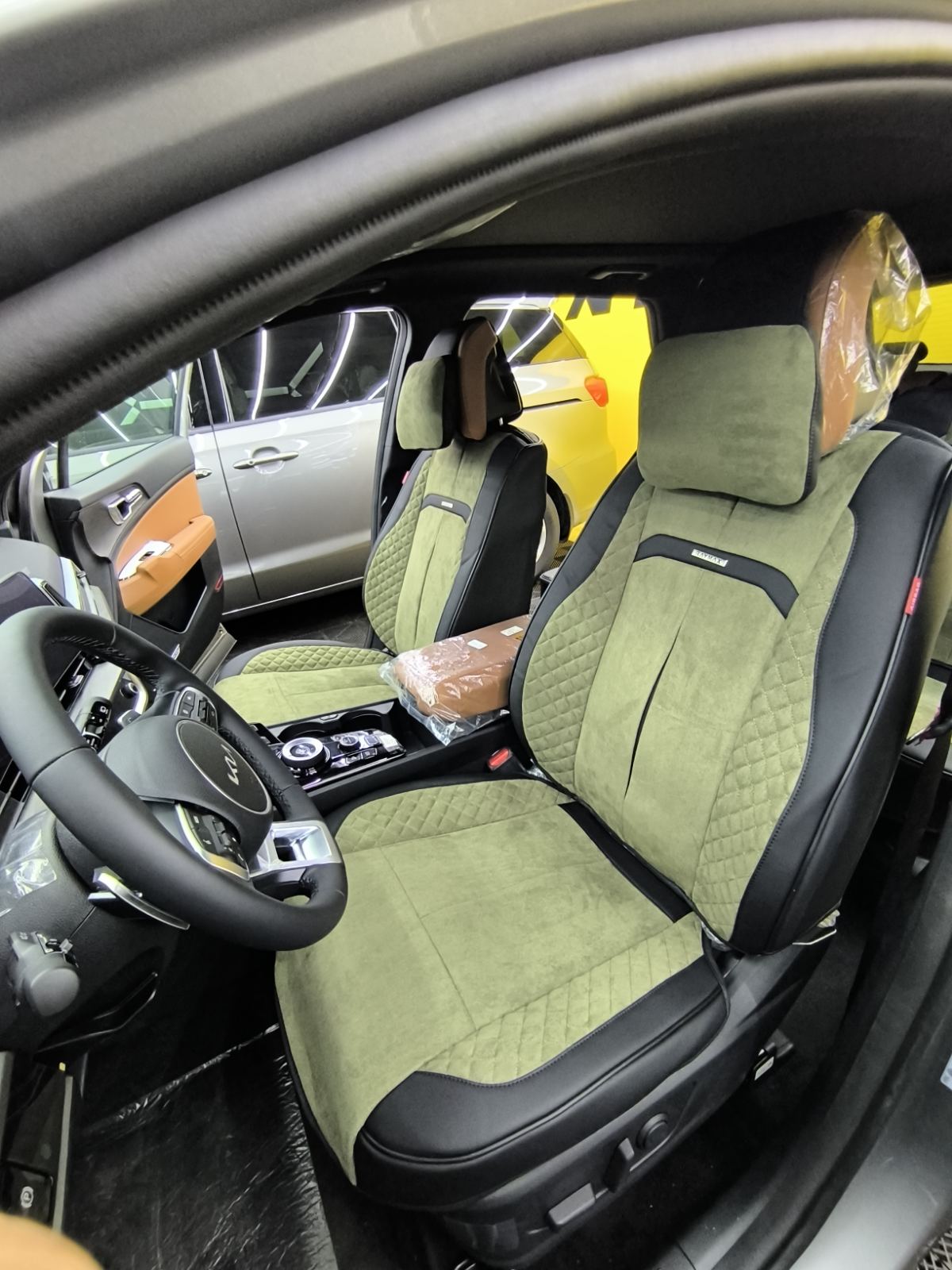 RAYMAX LUXURY SEAT COVER (H-QD21-06) (1) SET (BLACK + GREEN)