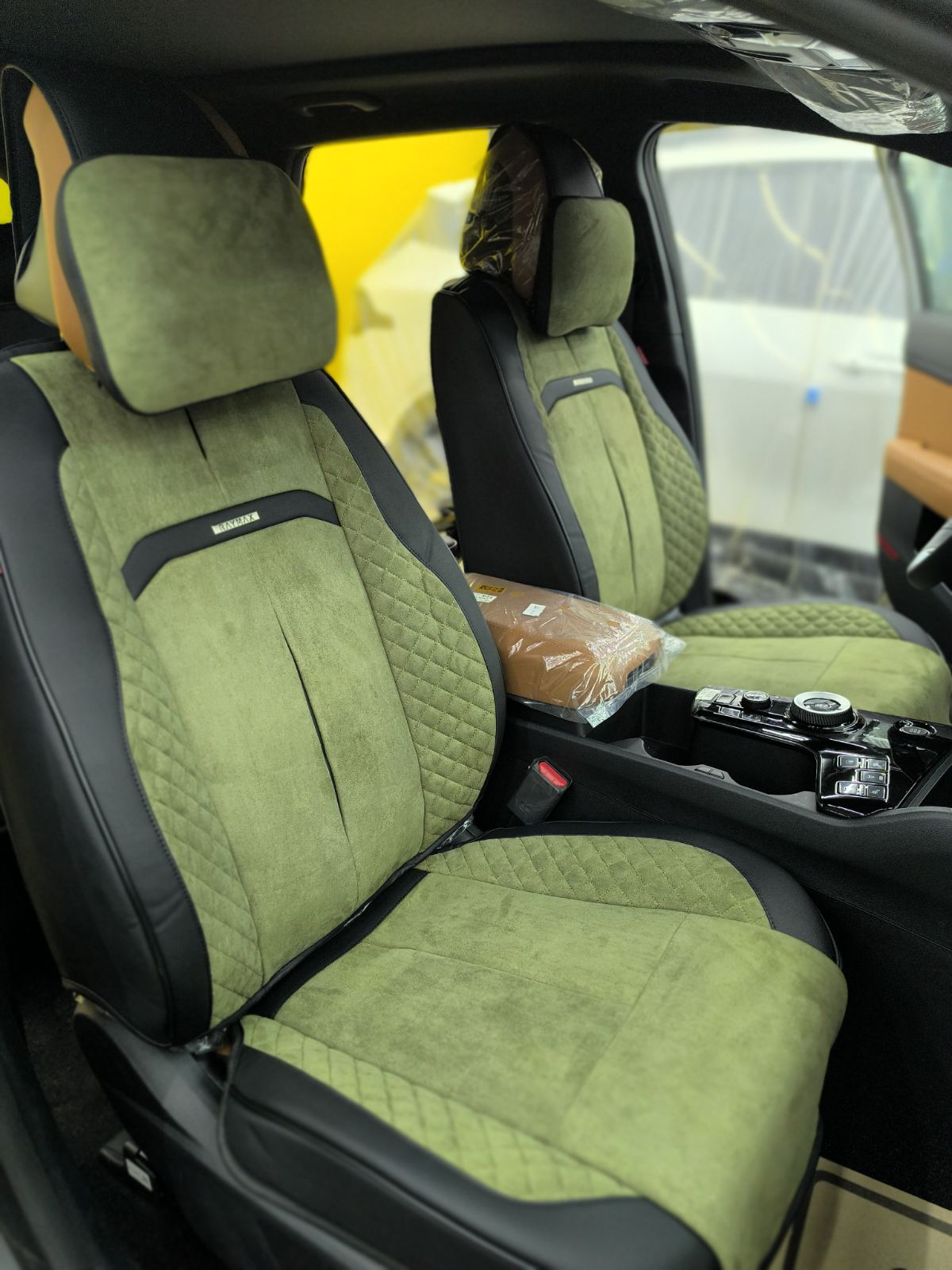 RAYMAX LUXURY SEAT COVER (H-QD21-06) (1) SET (BLACK + GREEN)