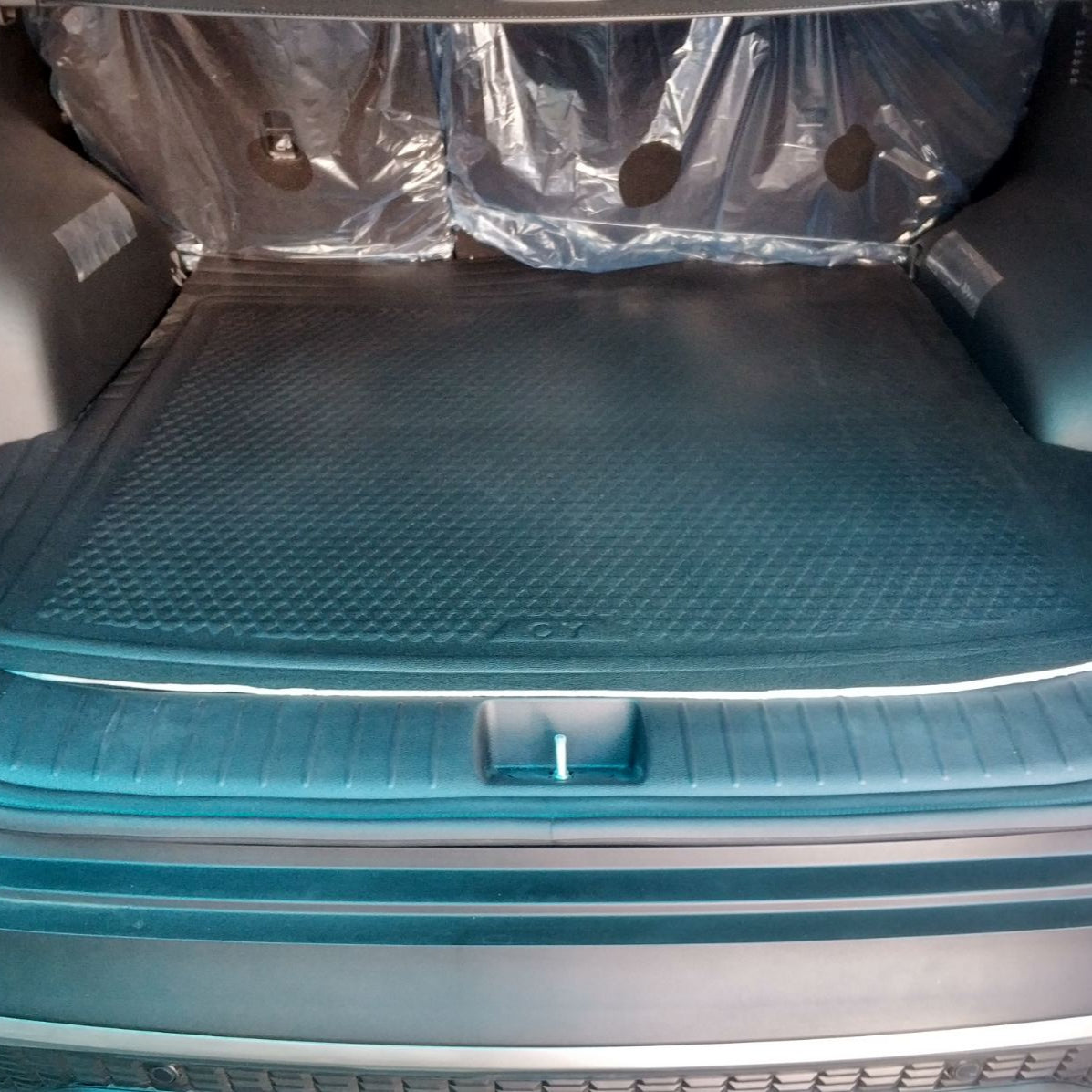 RUBBER UNI TRUNK MAT (HIGH QUALITY) (BLACK)