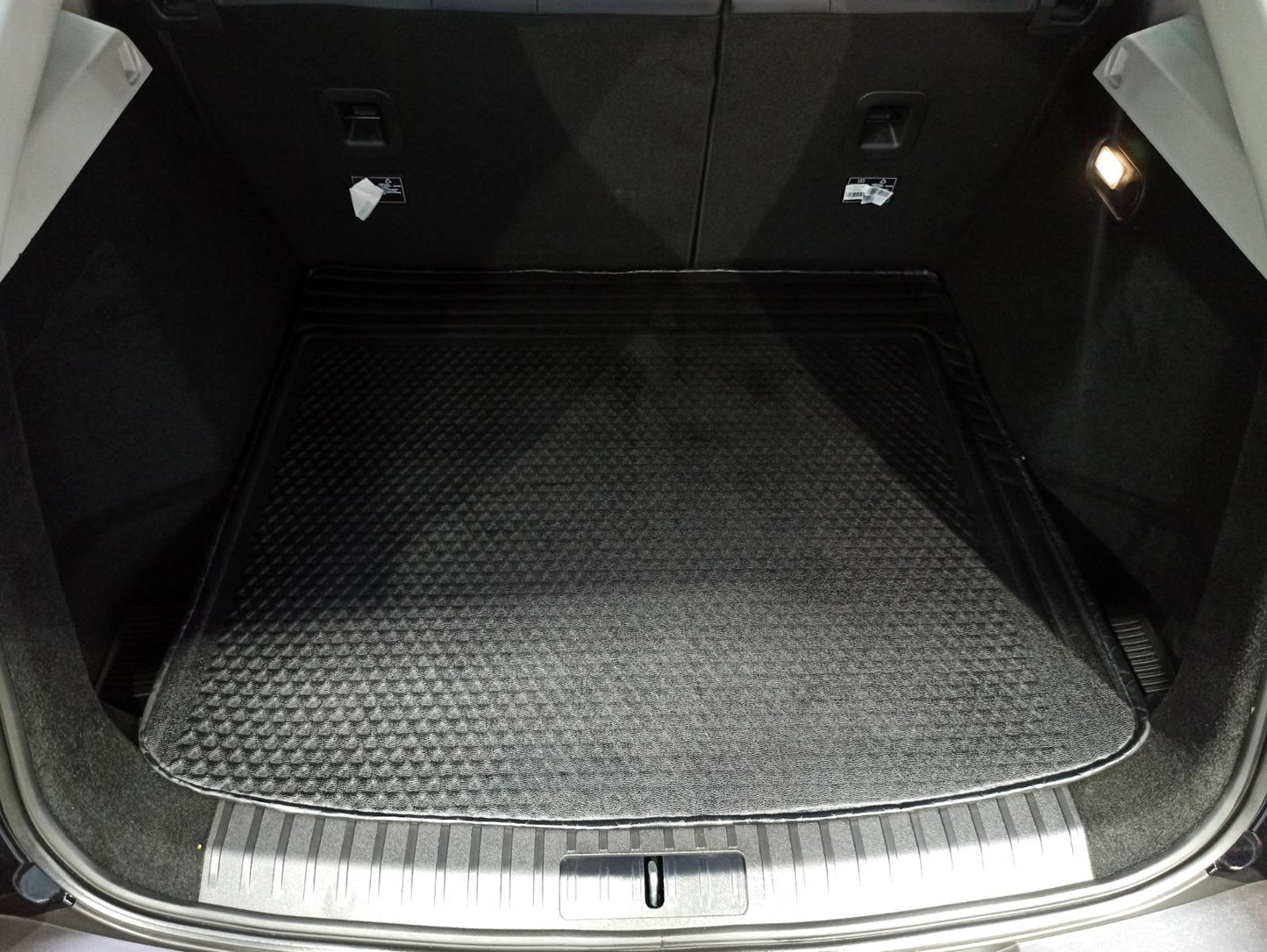 RUBBER TRUNK MAT (HIGH QUALITY) (BLACK) BAIC X7 (20~22)-1
