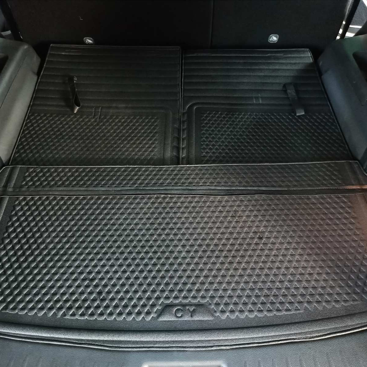 RUBBER TRUNK MAT (HIGH QUALITY) (BLACK) SINOTRUCK-3
