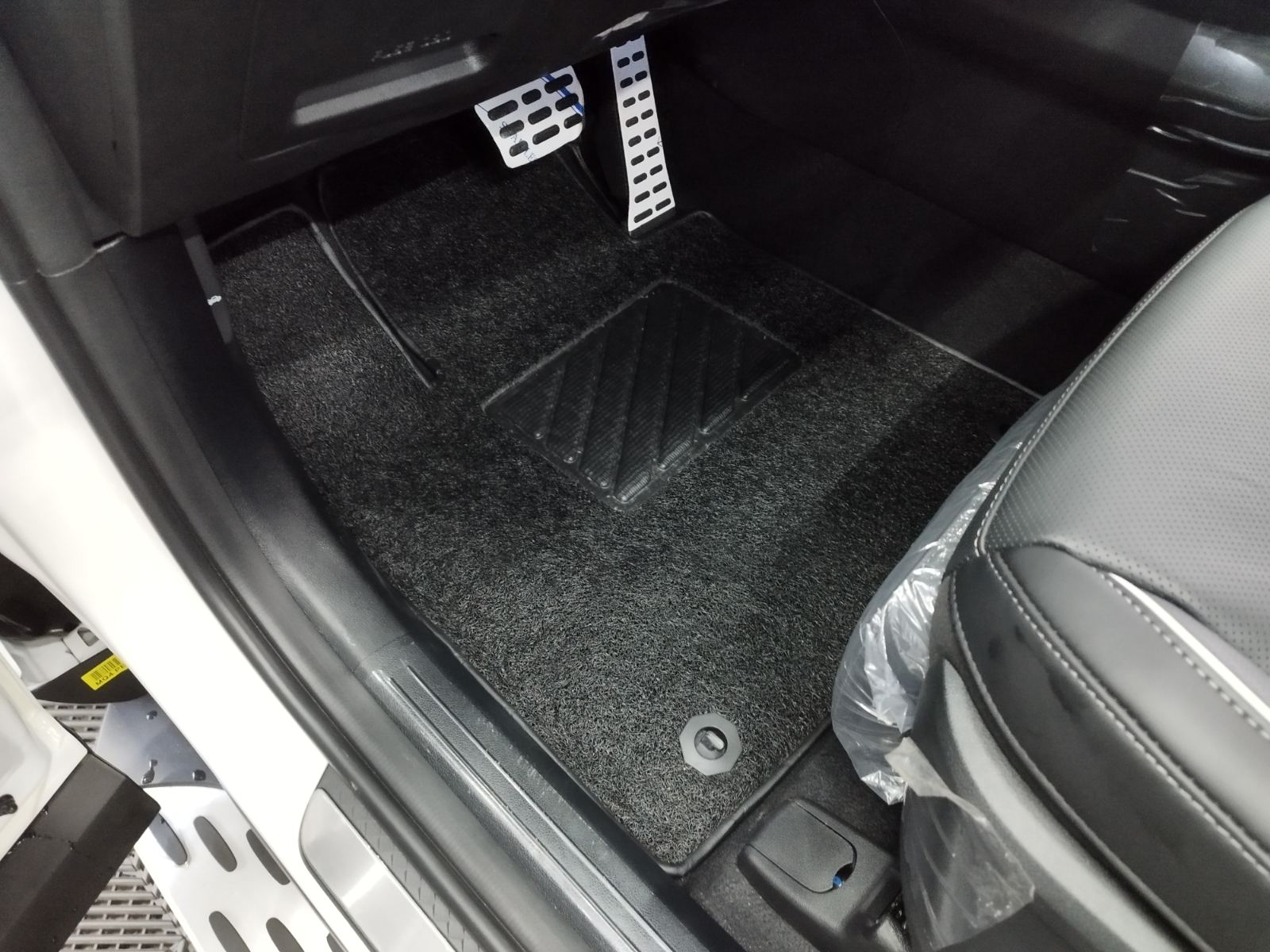 COIL MAT FLOOR MAT (2)ROWS (BLACK) KIA SORENTO (2024)-8