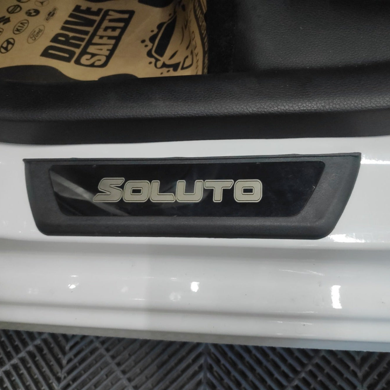 DOOR STILL OEM KIA SOLUTO (2020-2021)