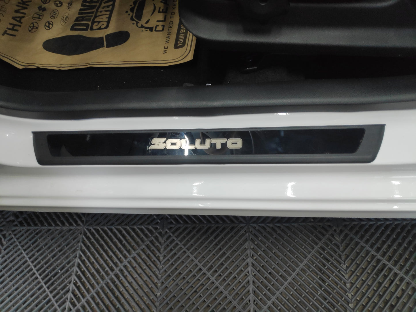 DOOR STILL OEM KIA SOLUTO (2020-2021)