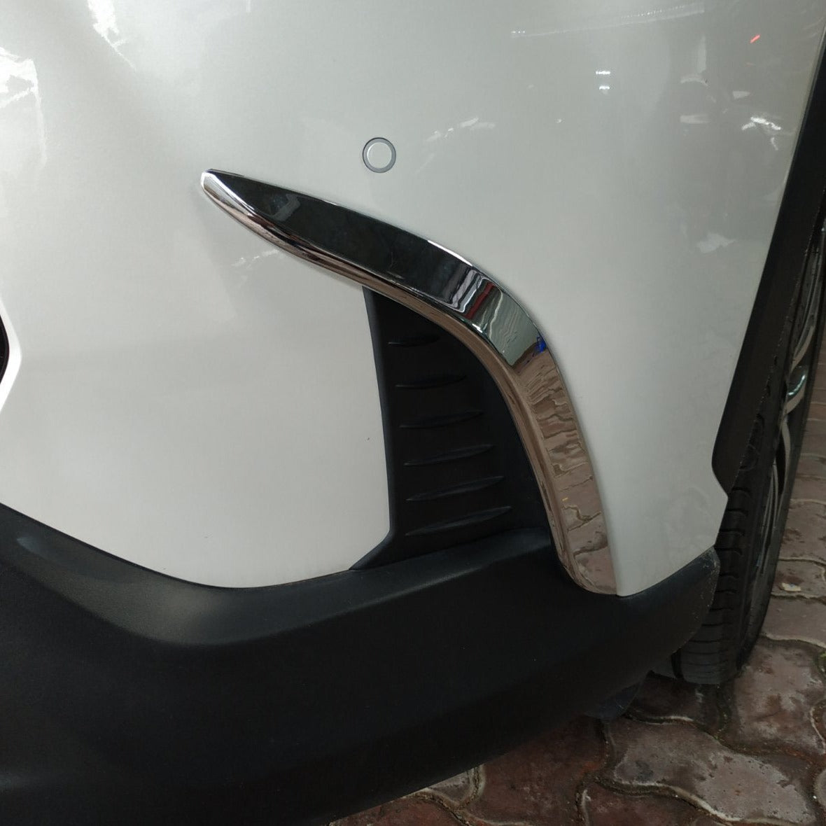 FRONT FOG LIGHT COVER TRIM (1)SET=(2PCS) (CHROME) TOYOTA COROLLA CROSS (202