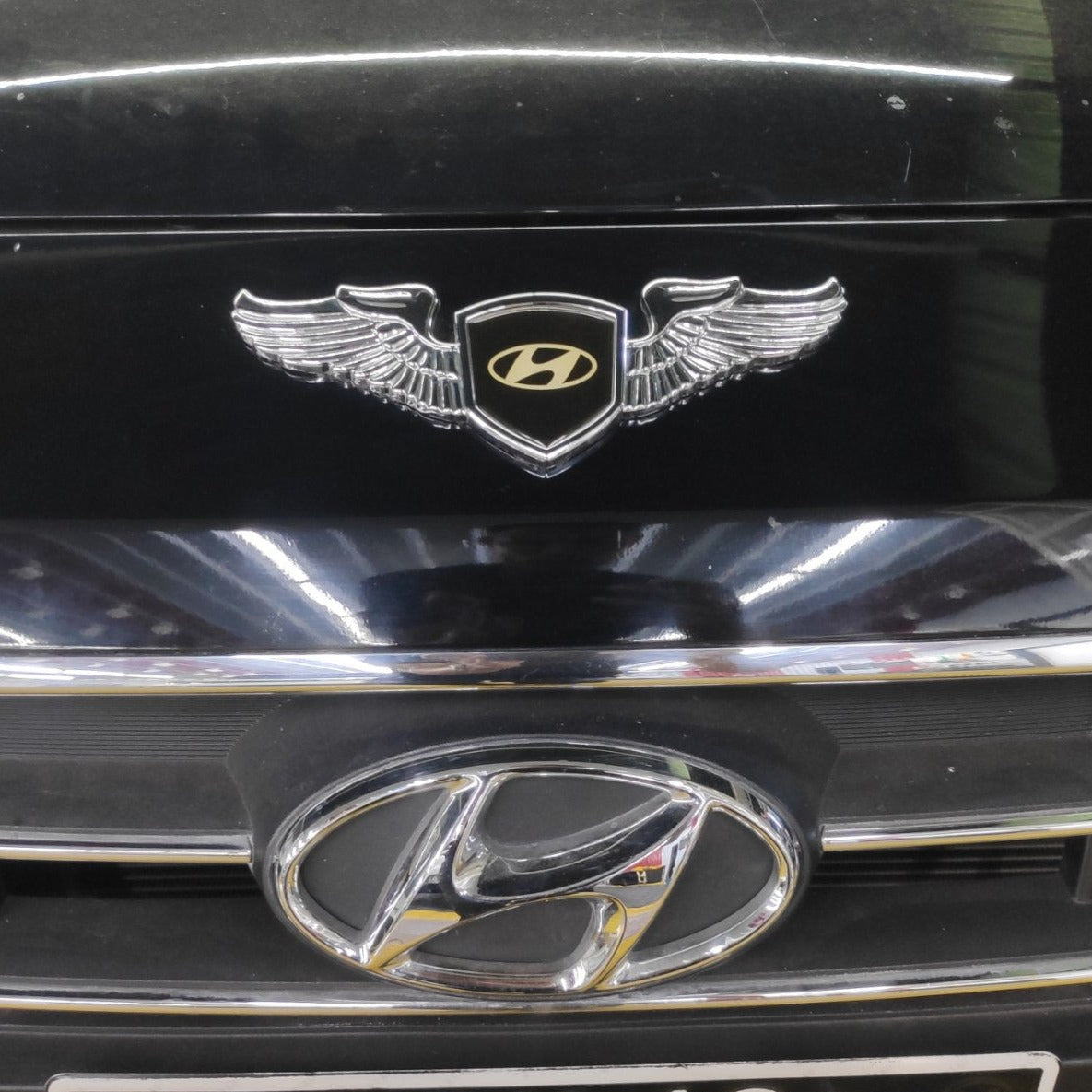 LOGO EAGLE (CHROME)HYUNDAI UNI