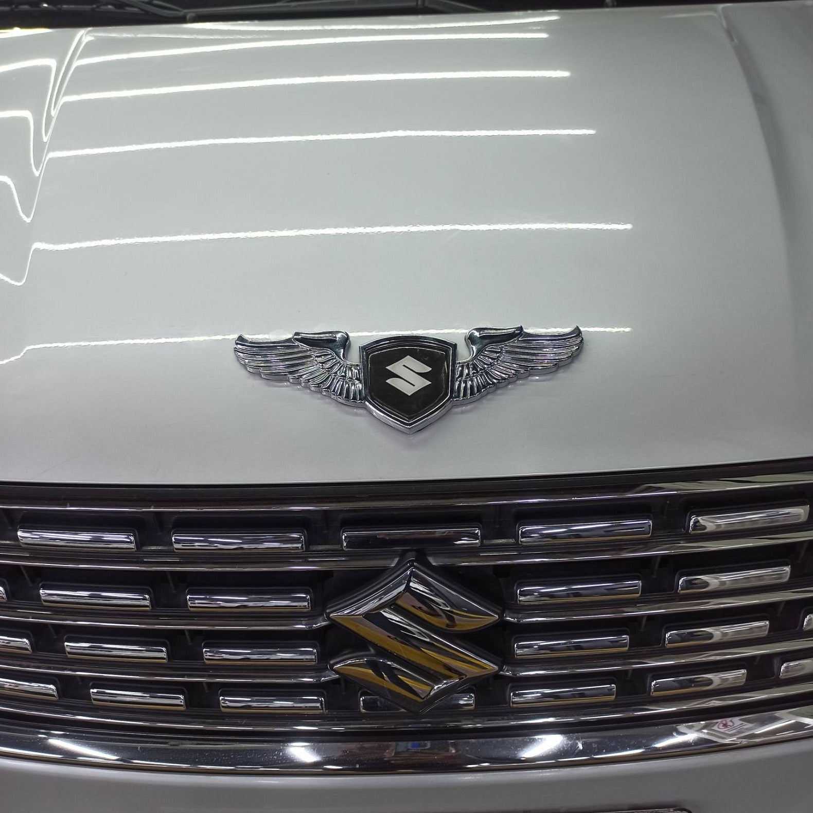 LOGO EAGLE (CHROME)SUZUKI UNI