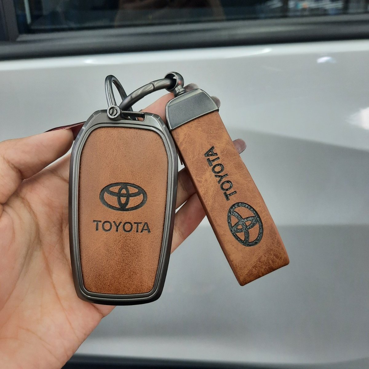 METAL KEY COVER (BROWN) TOYOTA UNI (F)