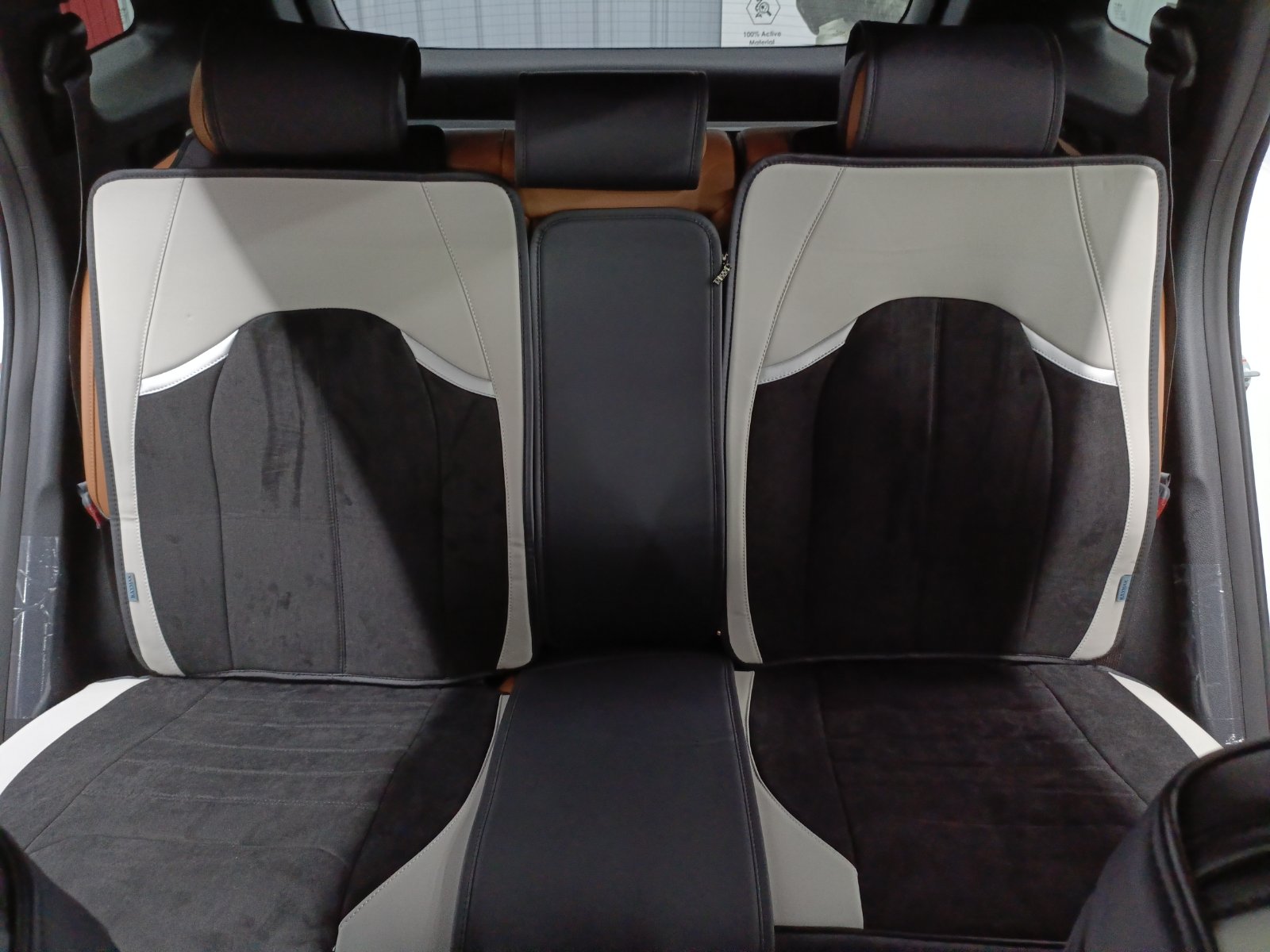 RAYMAX LUXURY SEAT COVER (H-23QD-09) (1) SET (BLACK + WHITE)