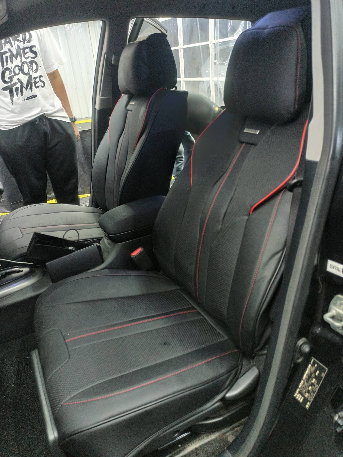 RAYMAX LUXURY SEAT COVER (H-QD21-08)  (1) SET (BLACK + BLACK + RED)